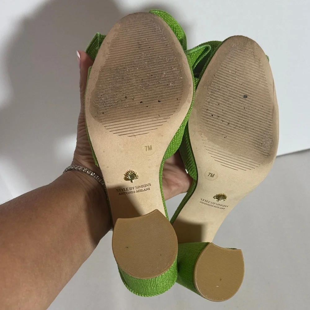 SOLD

ANTONIO MELANI Green Floral Heels Sz 7 - Picture 5 of 5
